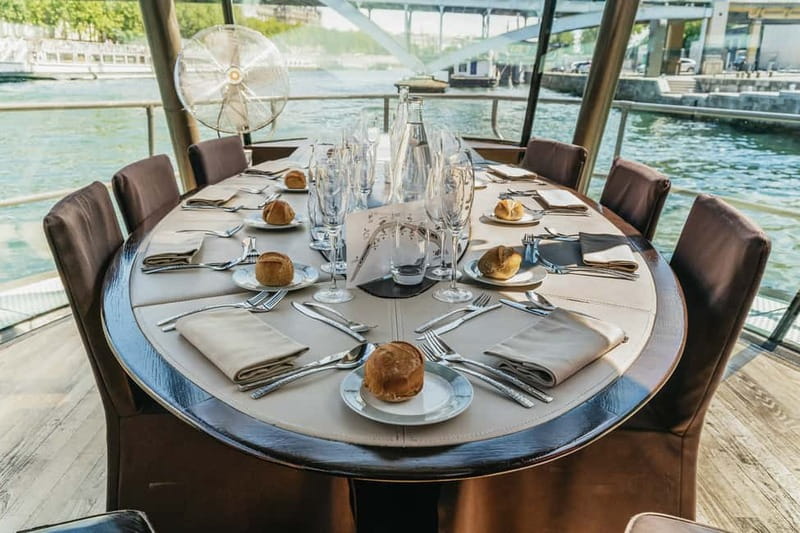 Paris: 2-Hour River Seine Lunch Cruise with 3-course-menu - Price and value: is $93 worth it?