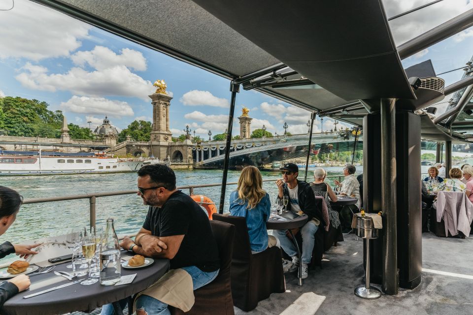 Paris: 2-Hour River Seine Lunch Cruise with 3-course-menu - The Paris route you’ll actually see from your seat