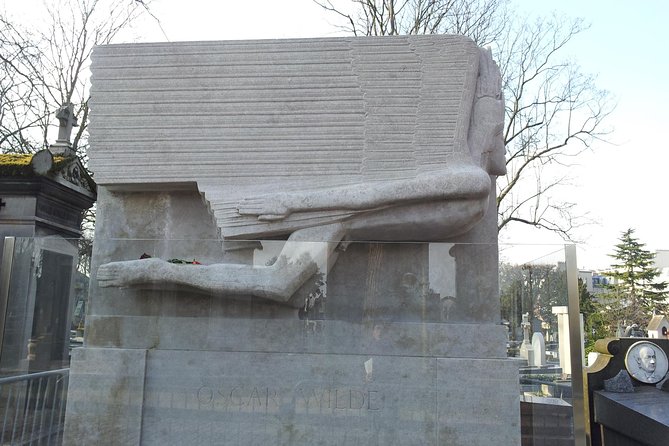 Paris 2-Hour Small Group Tour of Pere Lachaise Cemetery - What you’ll see: Morrison, Wilde, Piaf, Chopin—and the meaning behind the stones