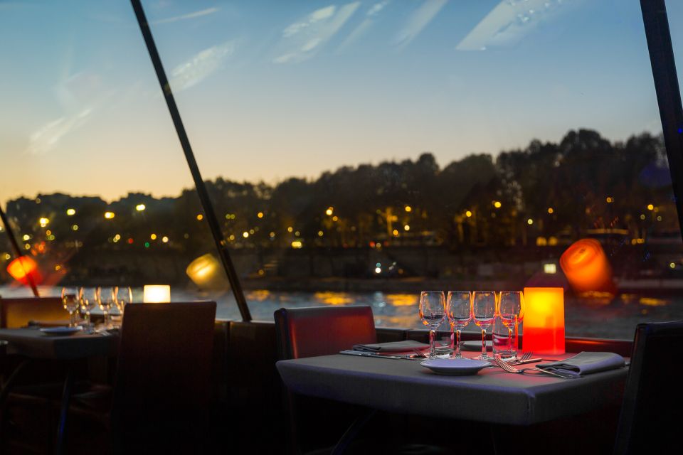 Paris: 3-Course-Dinner Cruise with Wine on the Seine River - Passing the Musée d’Orsay and the central river sights