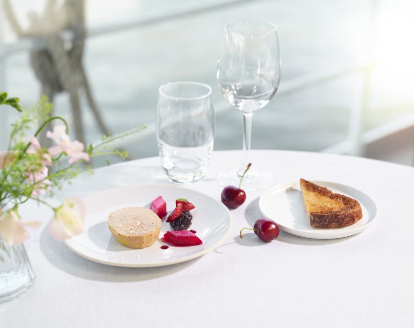 Paris: 3-Course-Dinner Cruise with Wine on the Seine River - Boarding at Bateaux Parisiens near the Eiffel Tower (pontoon 5 or 7)