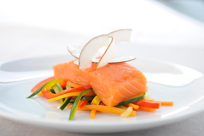Paris 3-Course Gourmet Dinner and Sightseeing Seine River Cruise - Service, entertainment, and the vibe onboard