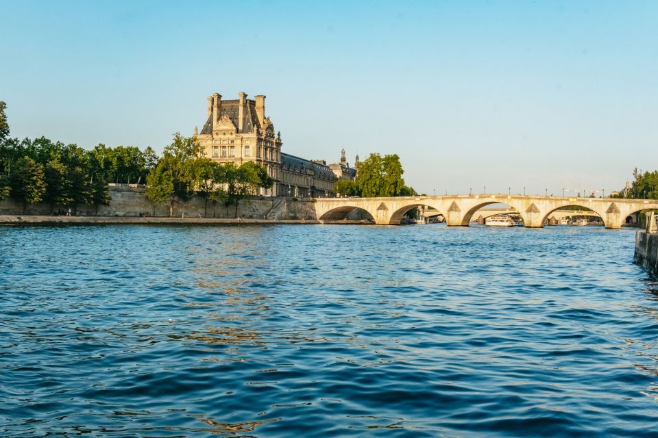Paris : 3-Course Gourmet Dinner Cruise on Seine River - Key things to know before you go