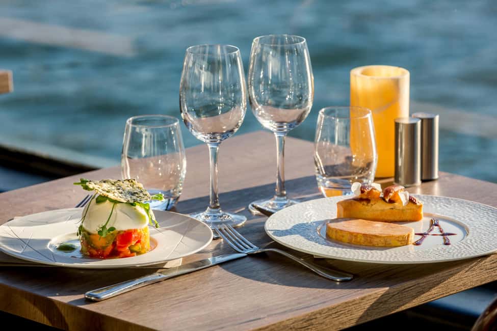 Paris: 3-Course Lunch Cruise on the River Seine - The value math: is $80 worth it?