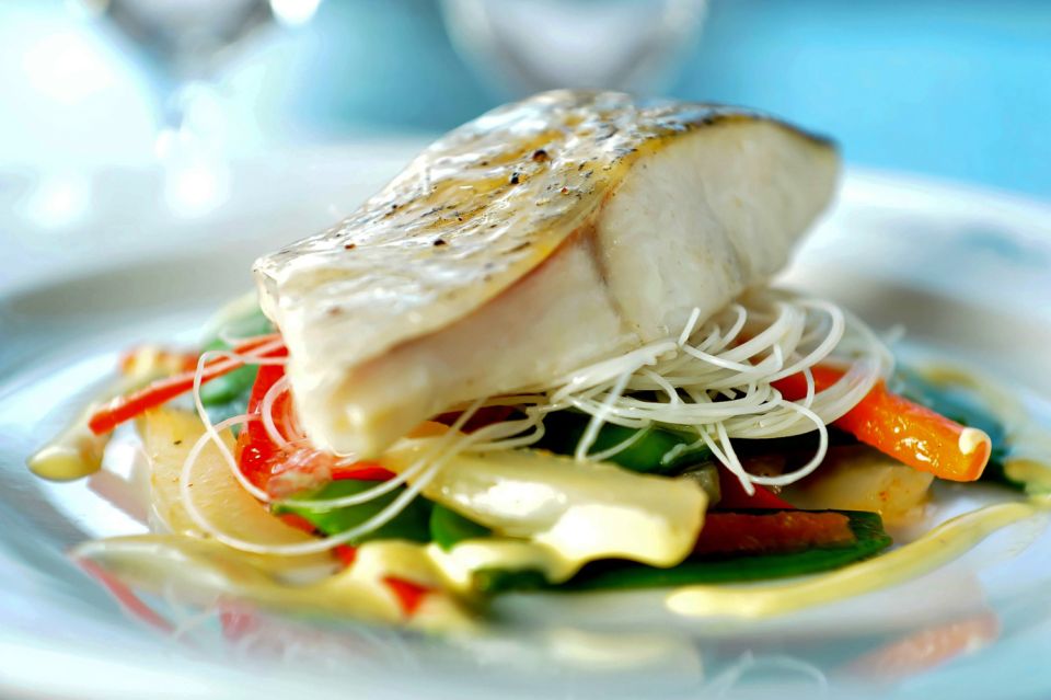 Paris: 3-Course Lunch Cruise on the River Seine - Should you book this ParisCityVision lunch cruise?