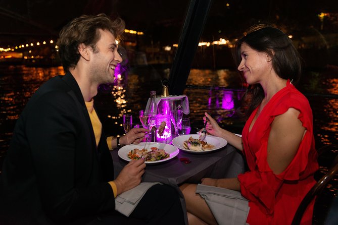 Paris 3-Courses Gourmet Dinner Seine River Cruise with Champagne - Food Reality Check: What the 3 Courses Taste Like (and What Can Be Extra)