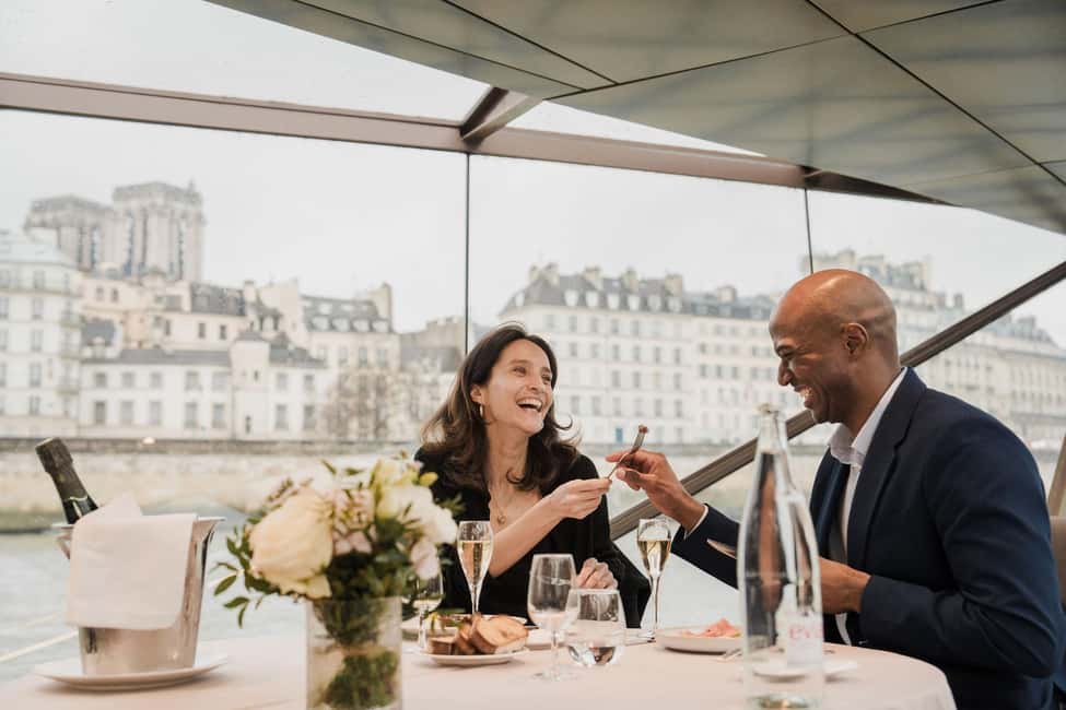Paris: 4-Course Dinner Cruise on Seine River with Live Music - Scenic stops in order: what you see, what to watch for, and any quirks