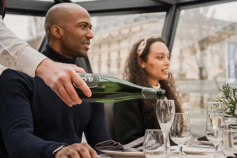 Paris: 4-Course Dinner Cruise on Seine River with Live Music - Price check: is $153 per person good value?