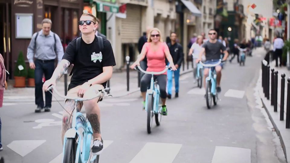Paris 4-Hour Bike Tour: Off the Beaten Path - Shakespeare & Company: A Short Stop That Sets the Tone