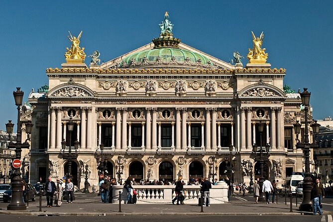 Paris Airport CDG Round-Trip Private Transfers - Who should book this CDG transfer