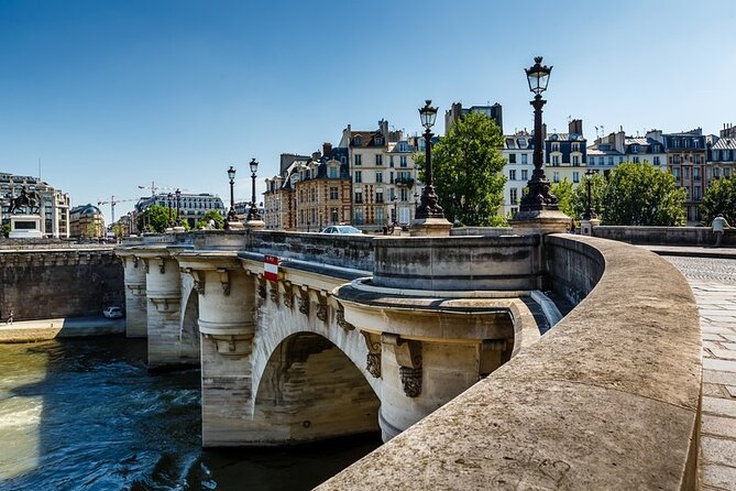 Paris Airport Transfer: Paris to Paris Airport CDG by Luxury Van - Best Fit for Families and Busy Flight Days