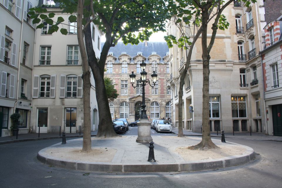 Paris and the Art of Music, 1.30 hour Walking Tour - Saint-Sulpice and its enormous Baroque organ