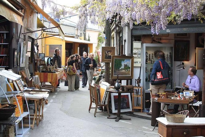Paris Antiques Market Insider's Tour in Extra-Small Group - The human side: trader stories and why the market feels like Paris