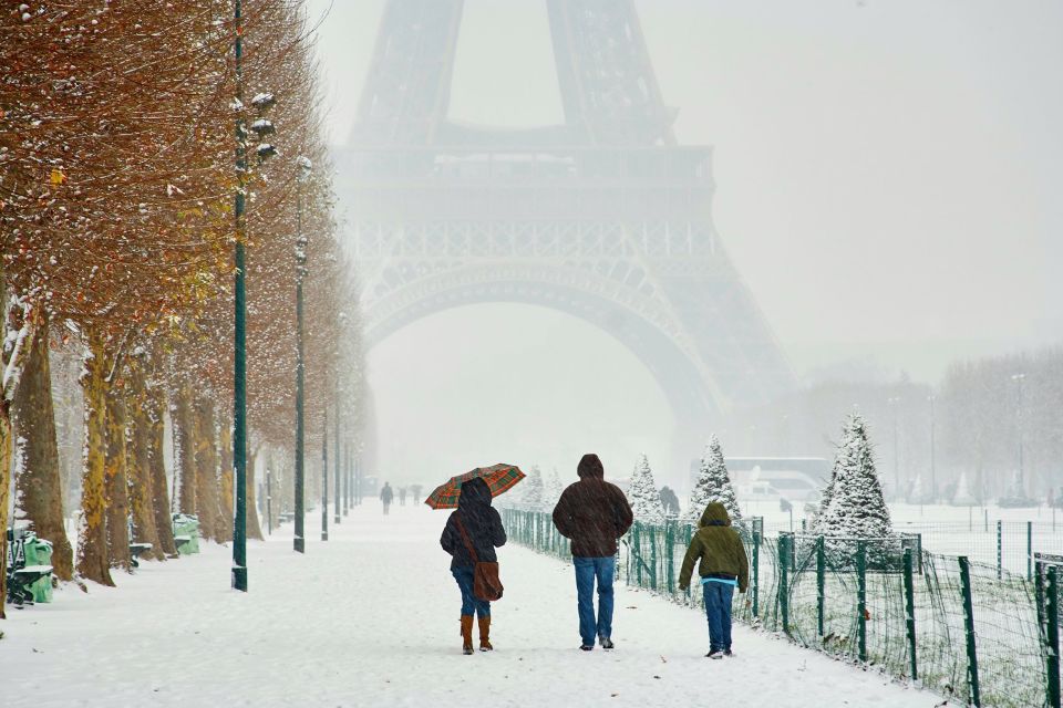 Paris: Bastille Day Special Evening Cruise - Bastille Day from the Seine: why this setting changes everything