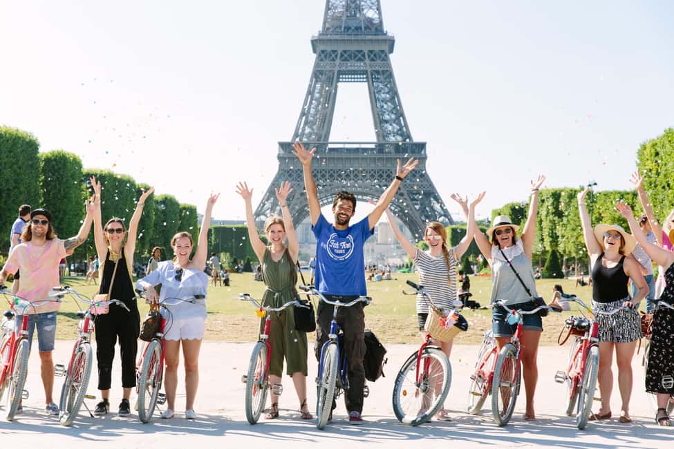 Paris Bike Tour: Eiffel Tower, Place de la Concorde & More - From the Left Bank to the Louvre area: orientation you can feel