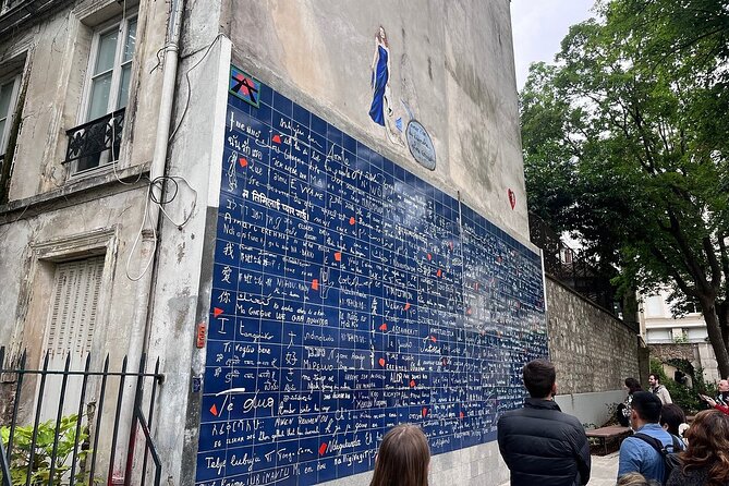 Paris Bites & Stories : A Tasty City Adventure with a Local - Artists and cobblestones at Place du Tertre