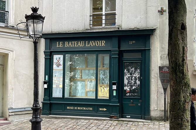 Paris Bites & Stories : A Tasty City Adventure with a Local - Meeting Dalida at Place Dalida