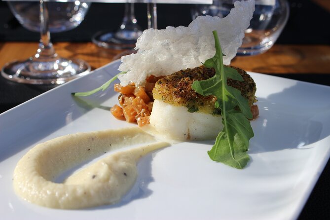 Paris Bustronome Gourmet Sightseeing Dinner on a Panoramic Bus - Service and comfort: where the reviews agree and where they don’t