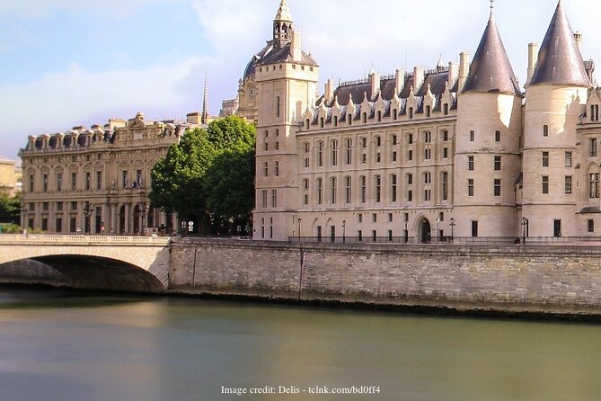 Paris by Night 2-hour Private Tour with Scenic Seine River Cruise - The Latin Quarter and its literary side