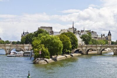 Paris by Night 2-hour Private Tour with Scenic Seine River Cruise - Starting at Henri IV on Pont Neuf