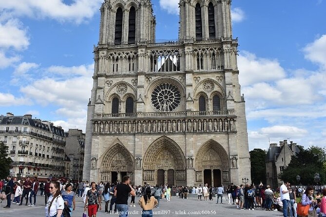 Paris by Night 2-hour Private Tour with Scenic Seine River Cruise - Walking, timing, and practical comfort