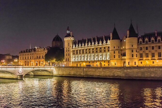Paris by Night Walking Tour: Ghosts, Mysteries and Legends - The Conciergerie Stop: Marie Antoinette’s Prison Is Real