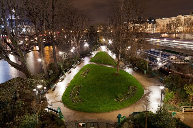 Paris by Night Walking Tour: Ghosts, Mysteries and Legends - Saint-Germain-l’Auxerrois and the St. Bartholomew’s Massacre