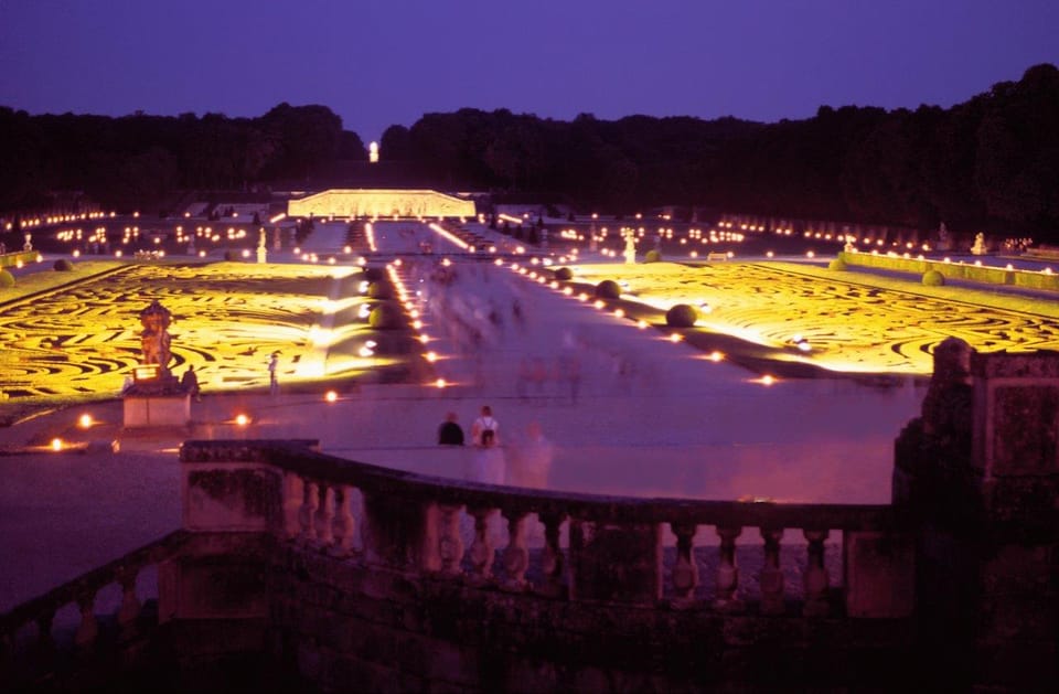 Paris: Candlelit Dinner at Vaux-le-Vicomte by Limousine - Candlelight, classical music, and the change after sunset