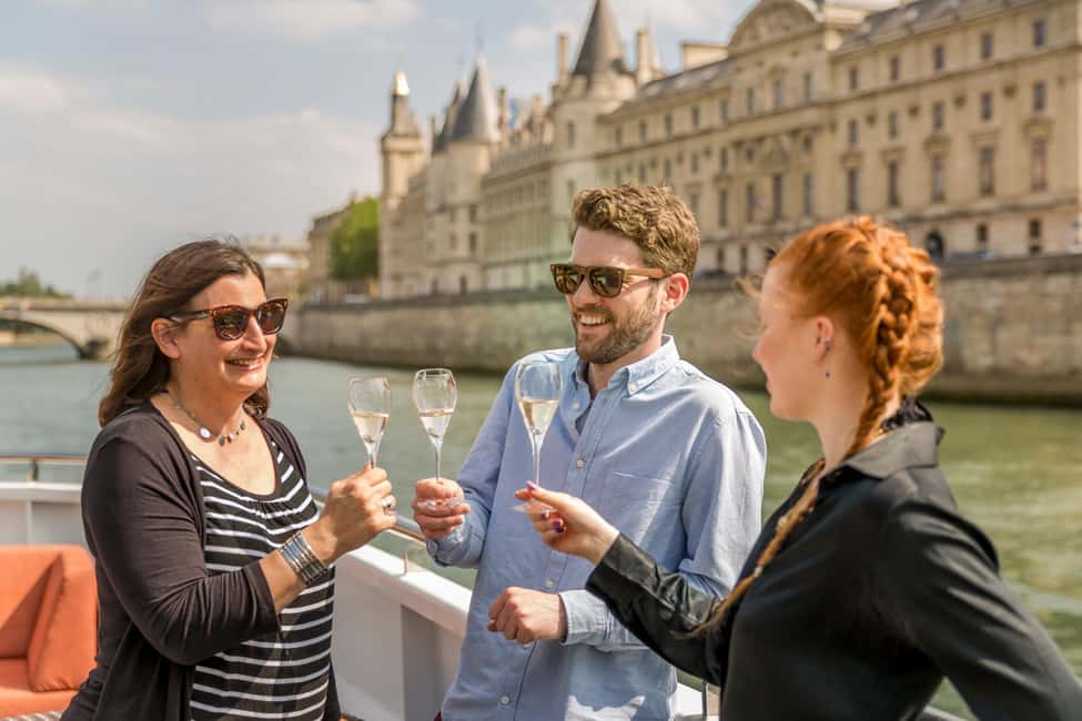 Paris: Champagne Tasting Cruise Departure from Eiffel Tower - What You’ll See on the Water: Eiffel Tower to Notre-Dame (and Beyond)