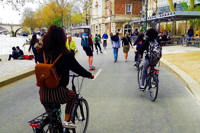 Paris: Charming Nooks and Crannies Bike Tour - Entering Paris at City Hall: where the ride begins