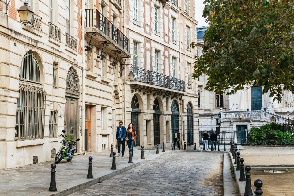 Paris: Charming Nooks and Crannies Bike Tour - Biking + history stories: what to listen for at each stop