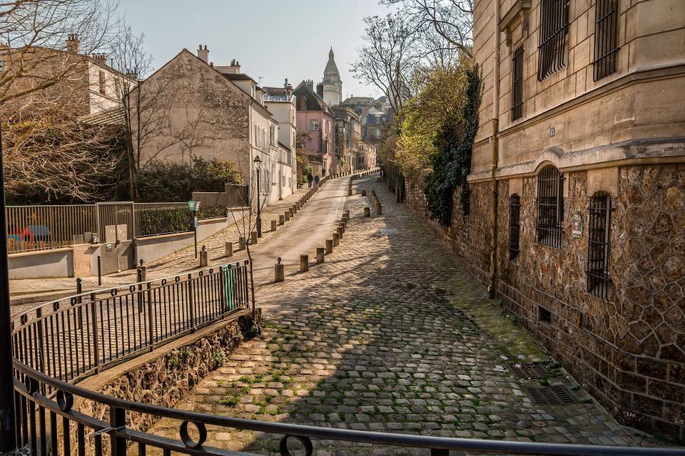 Paris: Charms of Montmartre Guided Walking Tour - Key points of the Montmartre walk