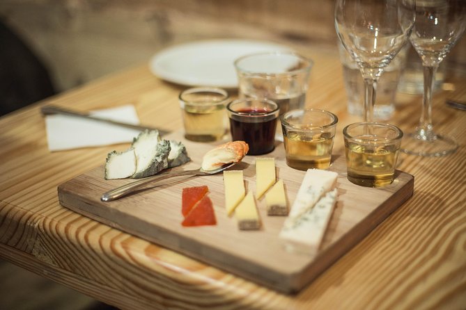 Paris Cheesemaking Workshop including Wine and Cheese Tasting with an Expert - The small-group format that actually helps you learn