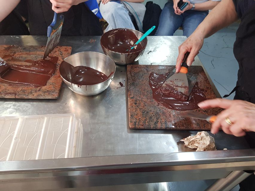Paris: Chocolate Discovery Workshop and Tasting - Tasting each stage, with realistic expectations