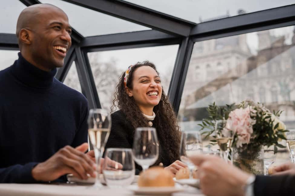 Paris : Christmas Special Lunch Cruise on the Seine River - Key points to know before booking