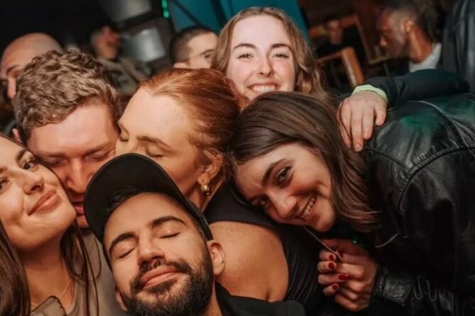 Paris: City Center Guided Pub Crawl with Shots & Club Entry - Why Châtelet works for a pub crawl night