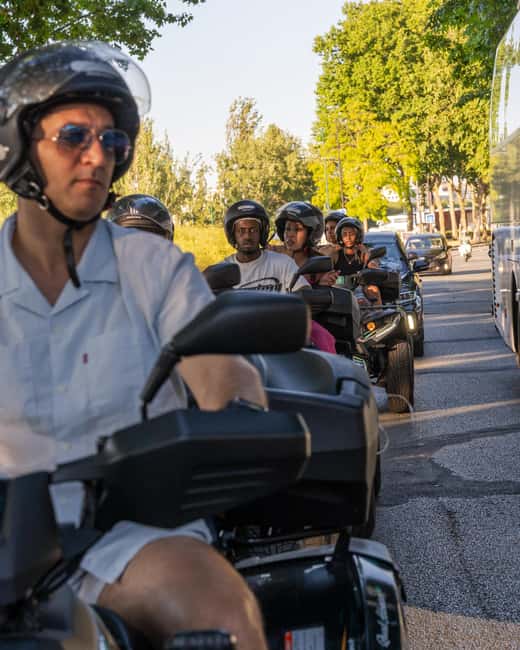 Paris: City Highlights Guided Quad Tour - Eiffel Tower photo stop: how the quad makes it easy