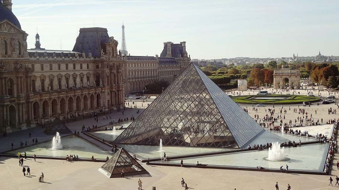 Paris: City Pass – Eiffel, Louvre & 27+ Must-See Sights - Versailles afternoon entry and the Sainte-Chapelle pair with Conciergerie