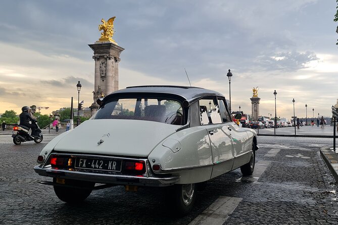 Paris City Tour 1h00 Citroën DS Vintage with Open Roof - Why the Citroën DS Makes This Tour Different