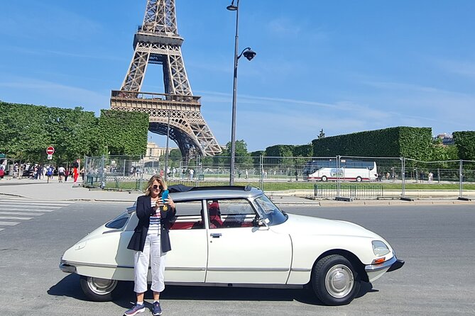 Paris City Tour 1h00 Citroën DS Vintage with Open Roof - Photo Stops on Request and the Emily in Paris Angle