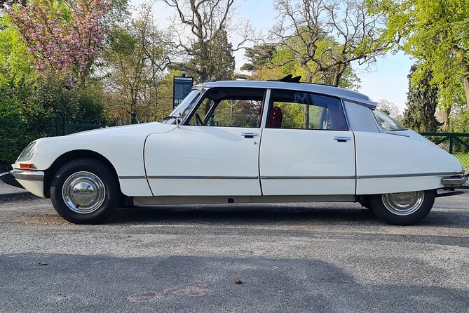 Paris City Tour 2h00 Citroën DS Vintage with Open Roof - Place Vendôme: A Quick Stop That Sets the Tone