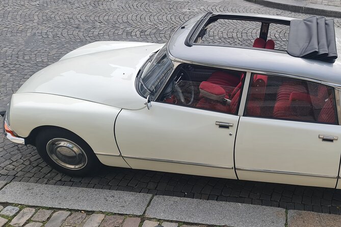 Paris City Tour 3h00 Citroën DS Vintage with Open Roof - Montmartre by classic car