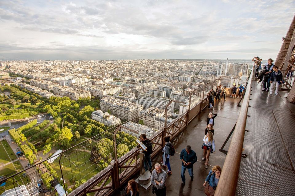 Paris: City Tour by Bus with Eiffel Tower & Optional Summit - The feel of a Paris night bus: 3 hours you can actually handle