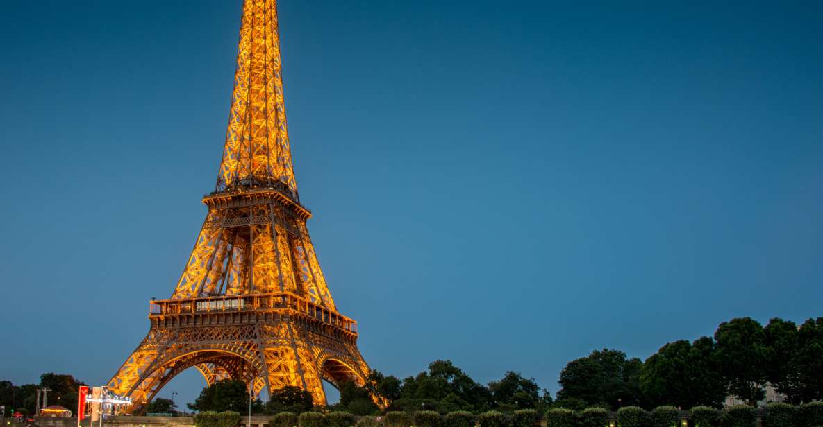 Paris: City Tour by Bus with Eiffel Tower & Optional Summit - Eiffel Tower at dusk: what the 2nd floor really delivers