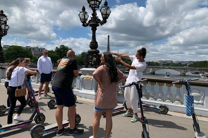 Paris City Tour by E-Scooter with Fun Guide (Small groups) - Photo Stops: How You Get Eiffel and Arc Shots Without the Full-Day Hassle