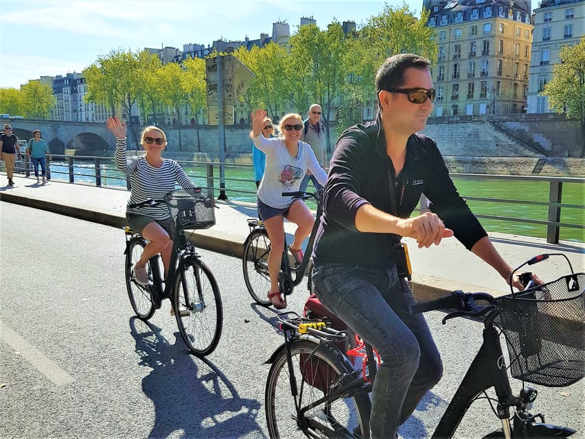 Paris: City Treasures Bike Tour - Napoleon at Les Invalides and Marie Antoinette’s 1793 square