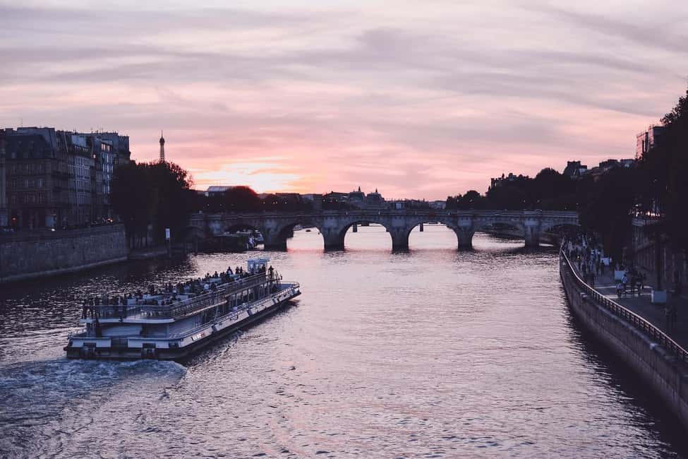 Paris: City Walking Tour and Seine River Cruise - Who gets good value from $206?