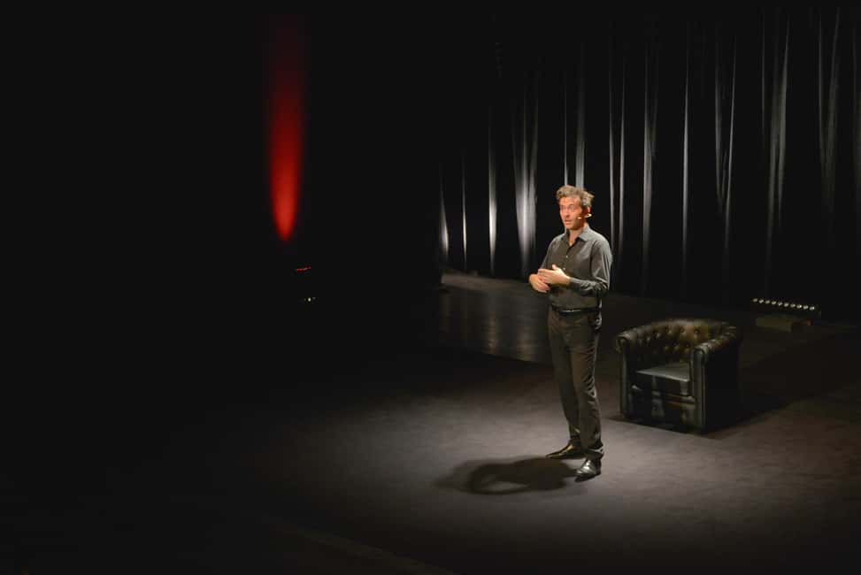 Paris: Comedy Show in English - How to Become a Parisian - Public Transport Etiquette: Small Rules That Change Everything