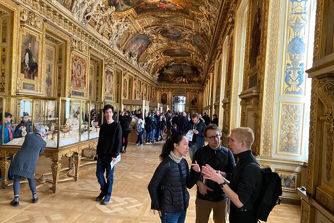 Paris: Complete Louvre Private Tour with Mona Lisa - Private guide value: when it shines (and when you should be alert)