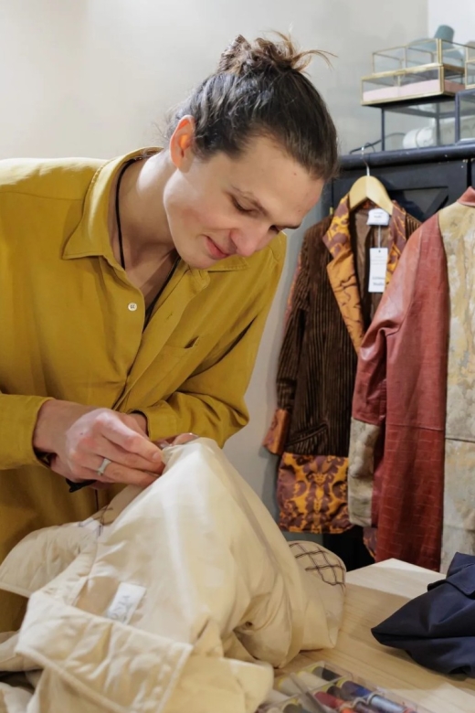 Paris: Couture workshop, upcycle your own jacket - Key points at a glance